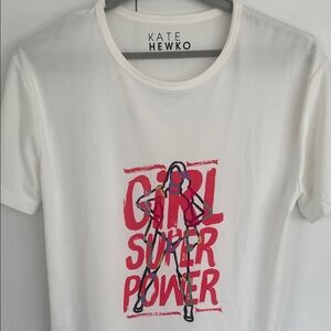 🇨🇦 Kate Hewko 'Girl Super Power' Tee - High End Chic!  White Graphic Top Size M